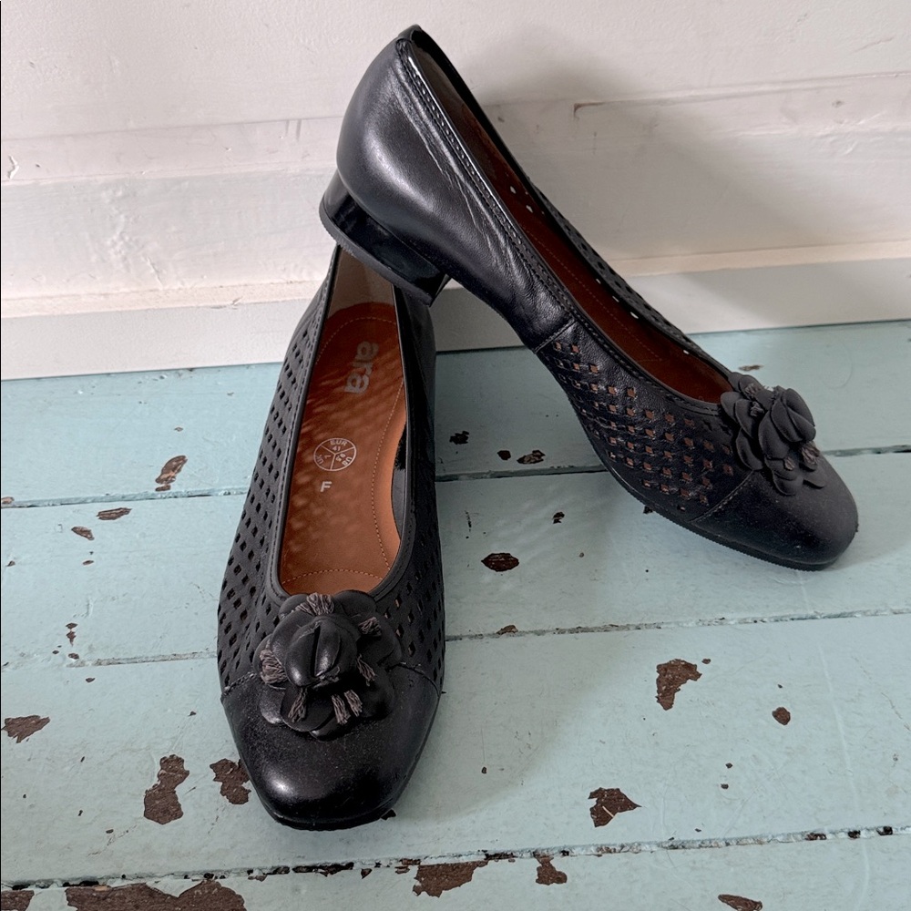 ARA US 9.5 width F Slim to Medium) Blossom Ballet Flat SlipOn Black Laser Cut
